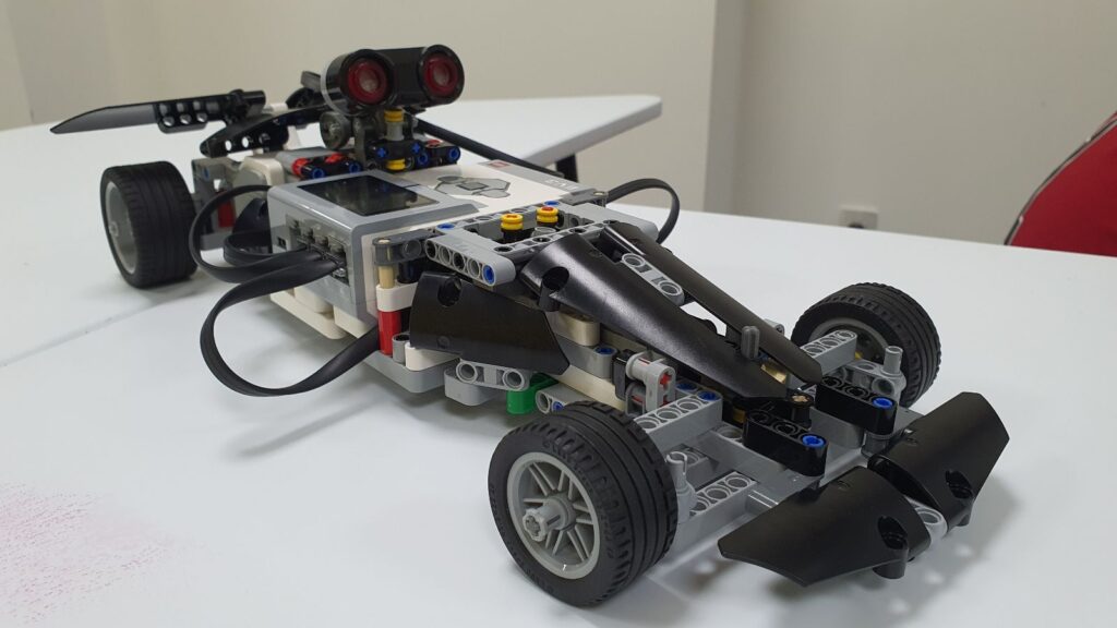 lắp ráp LEGO Mindstorm